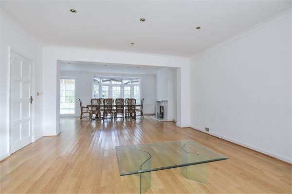 5 bed property in Uphill Road, Mill Hill